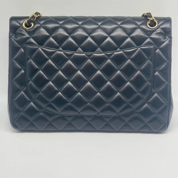 SOLD
Chanel Classic Maxi Double Flap Shoulder Bag (2012) - Picture 2 of 15